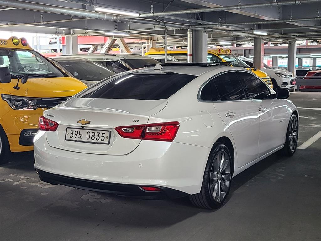 Chevrolet Malibu - Vista 2