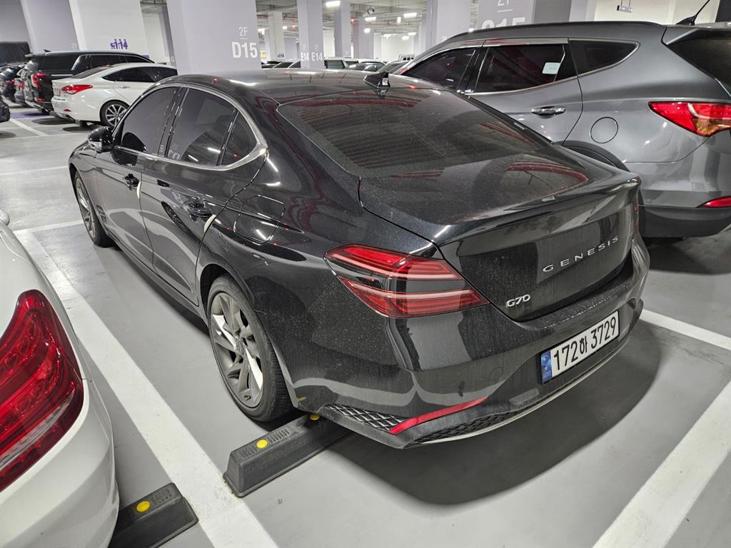 Genesis G70 - Vista 7