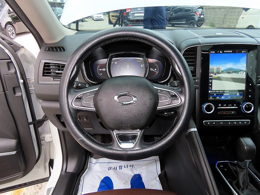 SAMSUNG QM6 - Vista 8