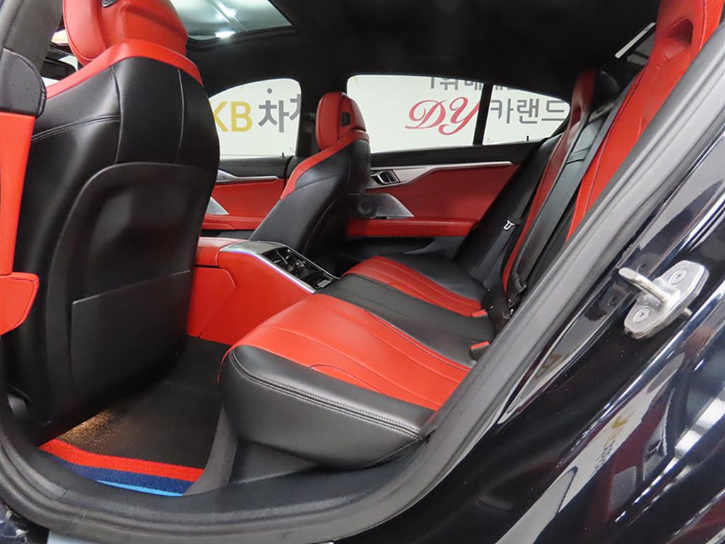 BMW 8 Series - Vista 8