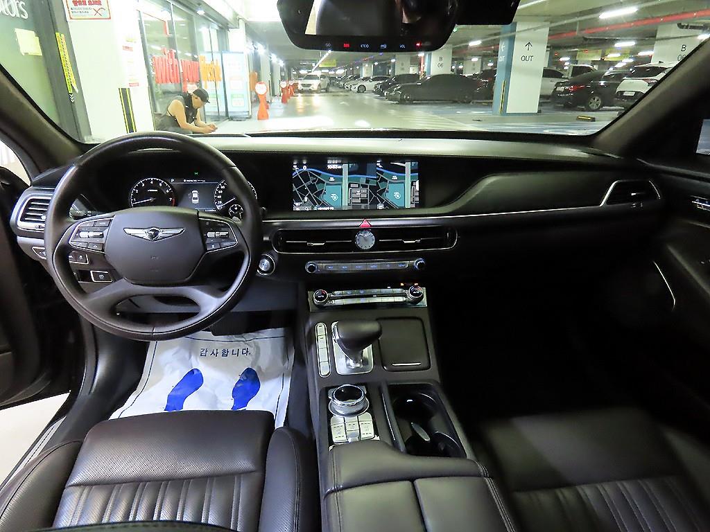 Genesis G90 - Vista 12