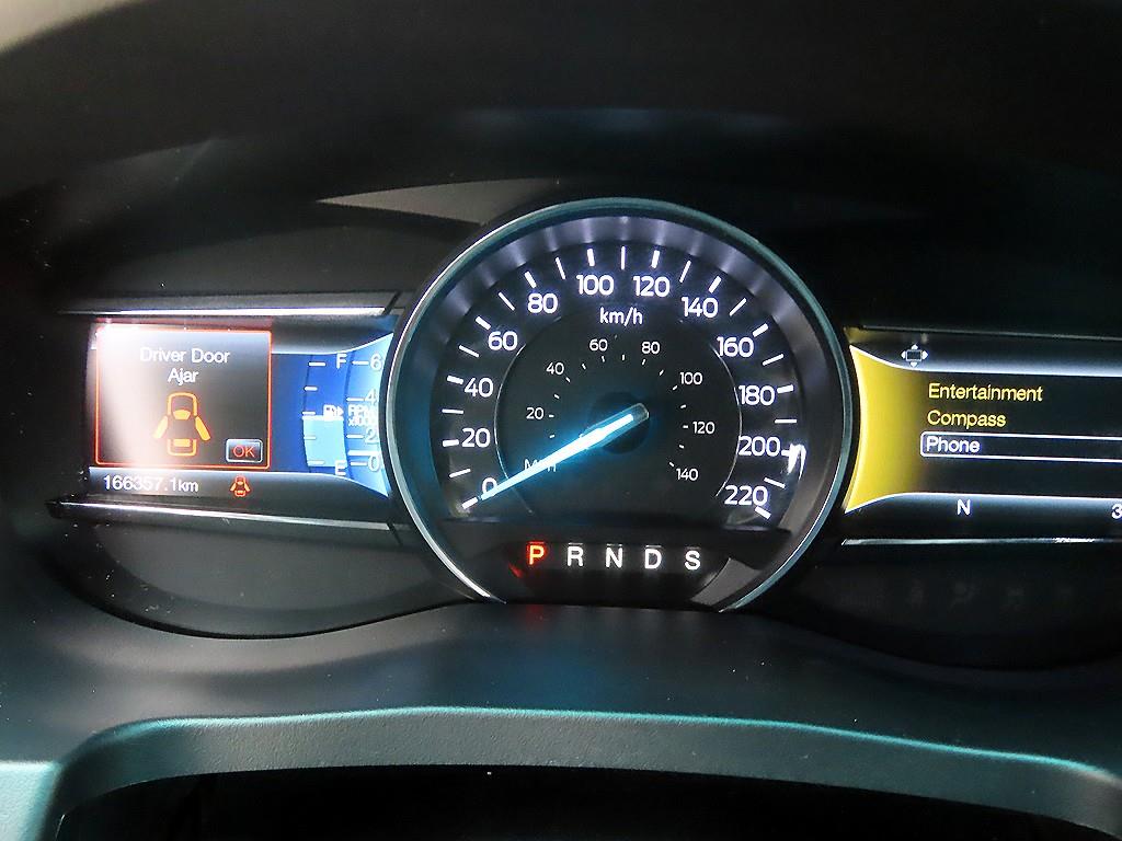Ford Explorer - Vista 11
