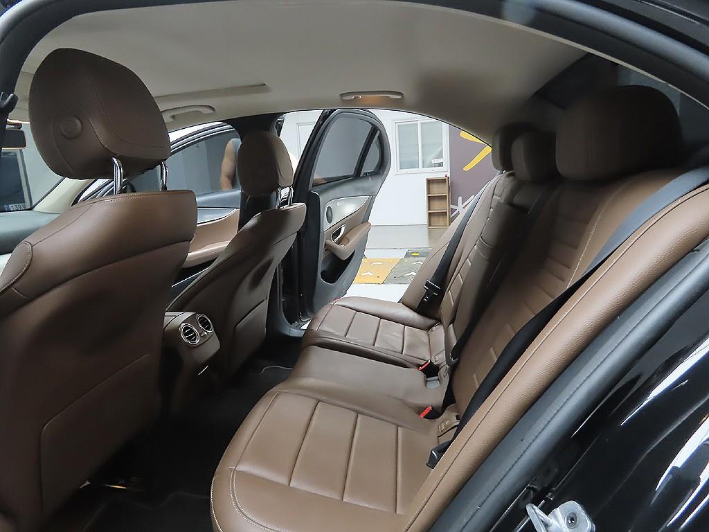 Mercedes Benz E class - Vista 10