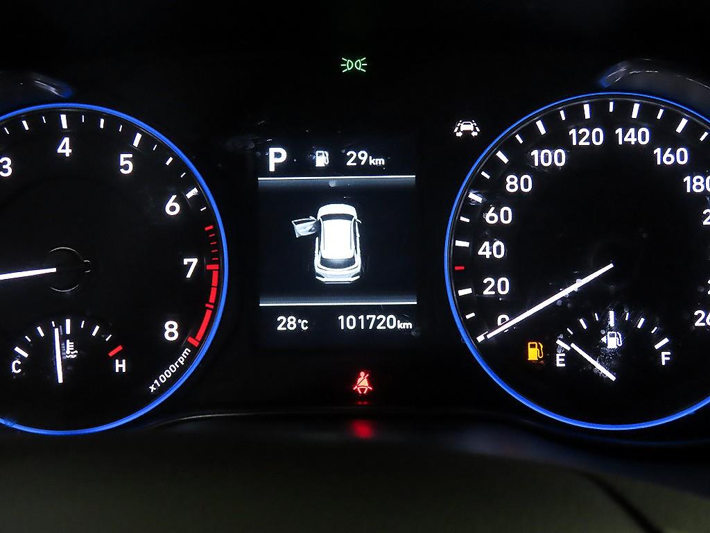 HYUNDAI Kona - Vista 11