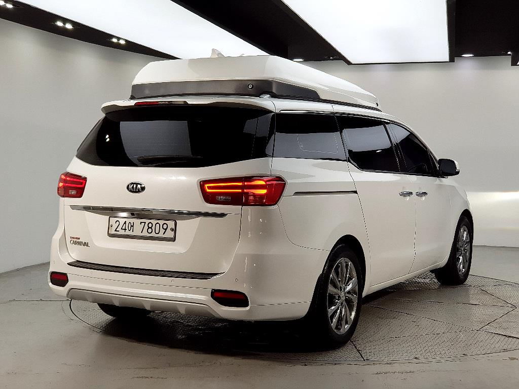 KIA Carnival - Vista 6