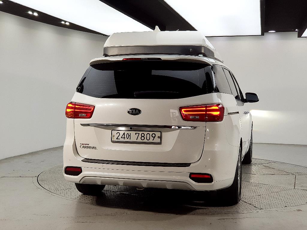 KIA Carnival - Vista 3
