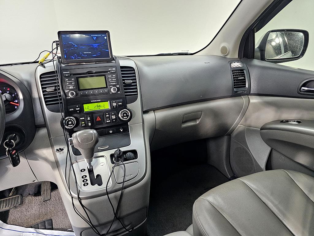 KIA Carnival - Vista 11