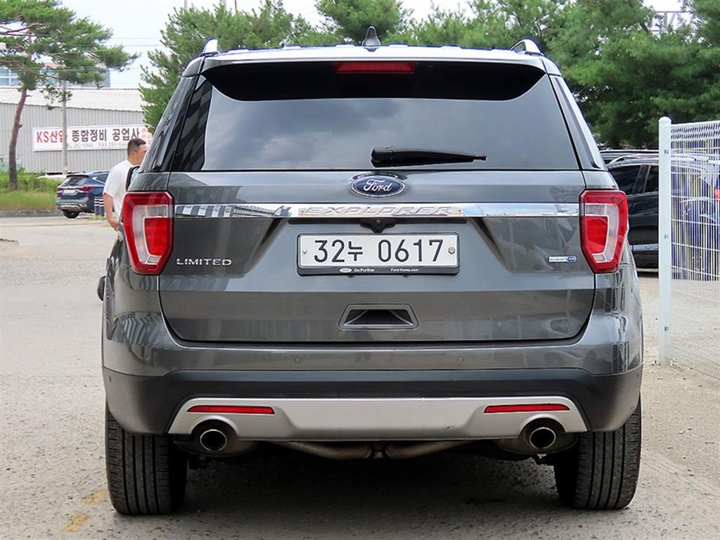 Ford Explorer - Vista 6