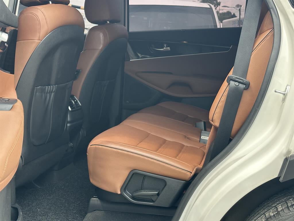 KIA Sorento - Vista 10