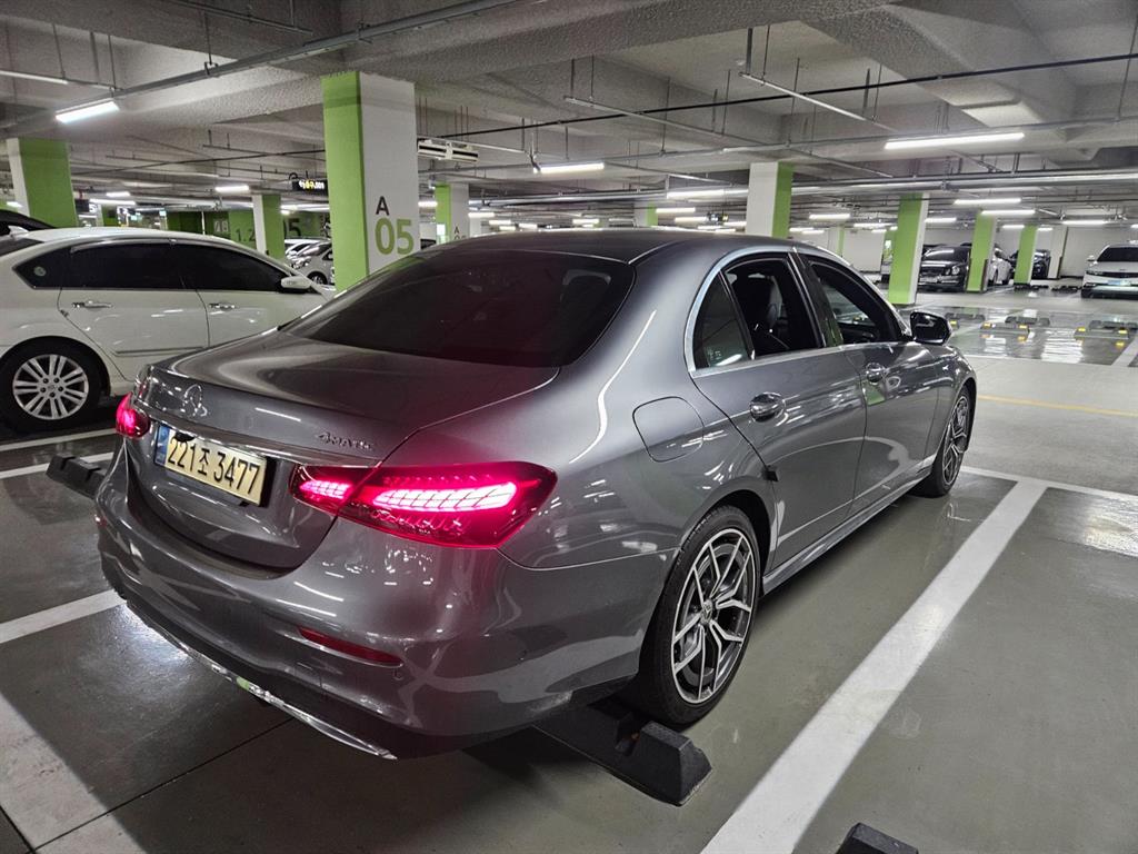 Mercedes Benz E class - Vista 8