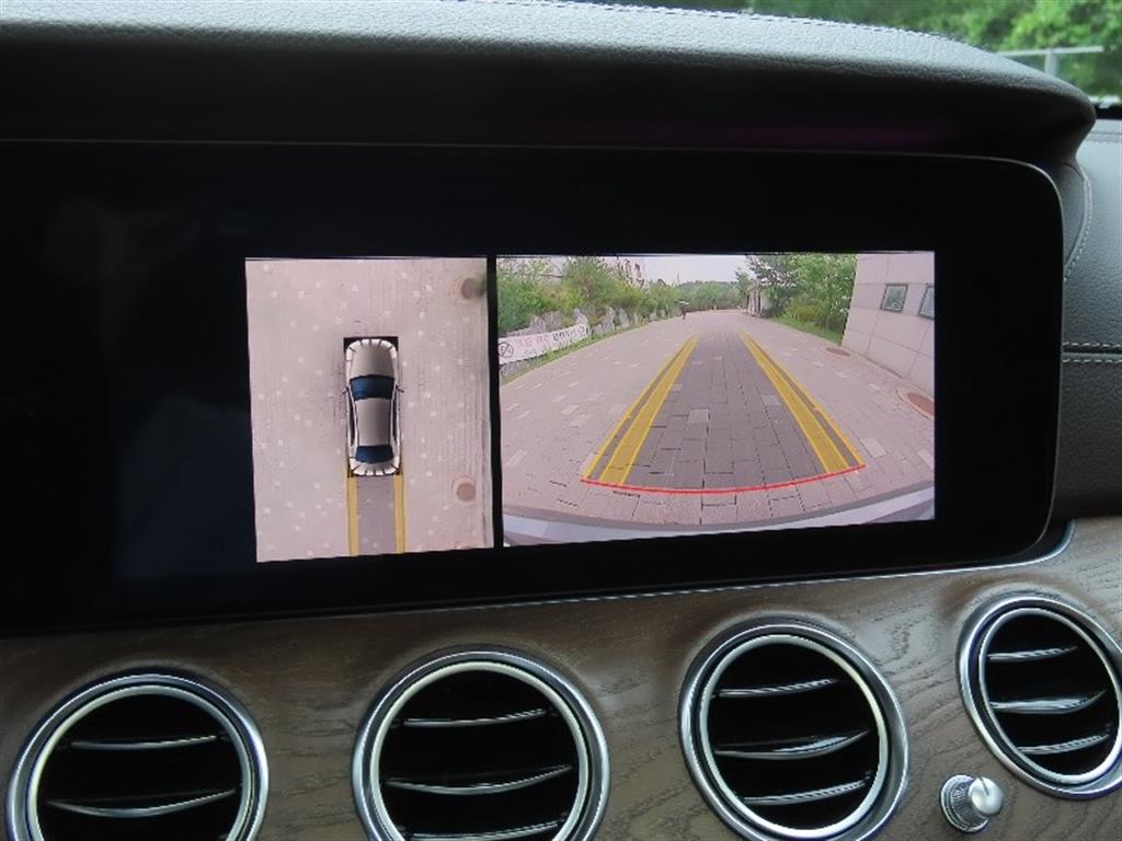 Mercedes Benz E class - Vista 11