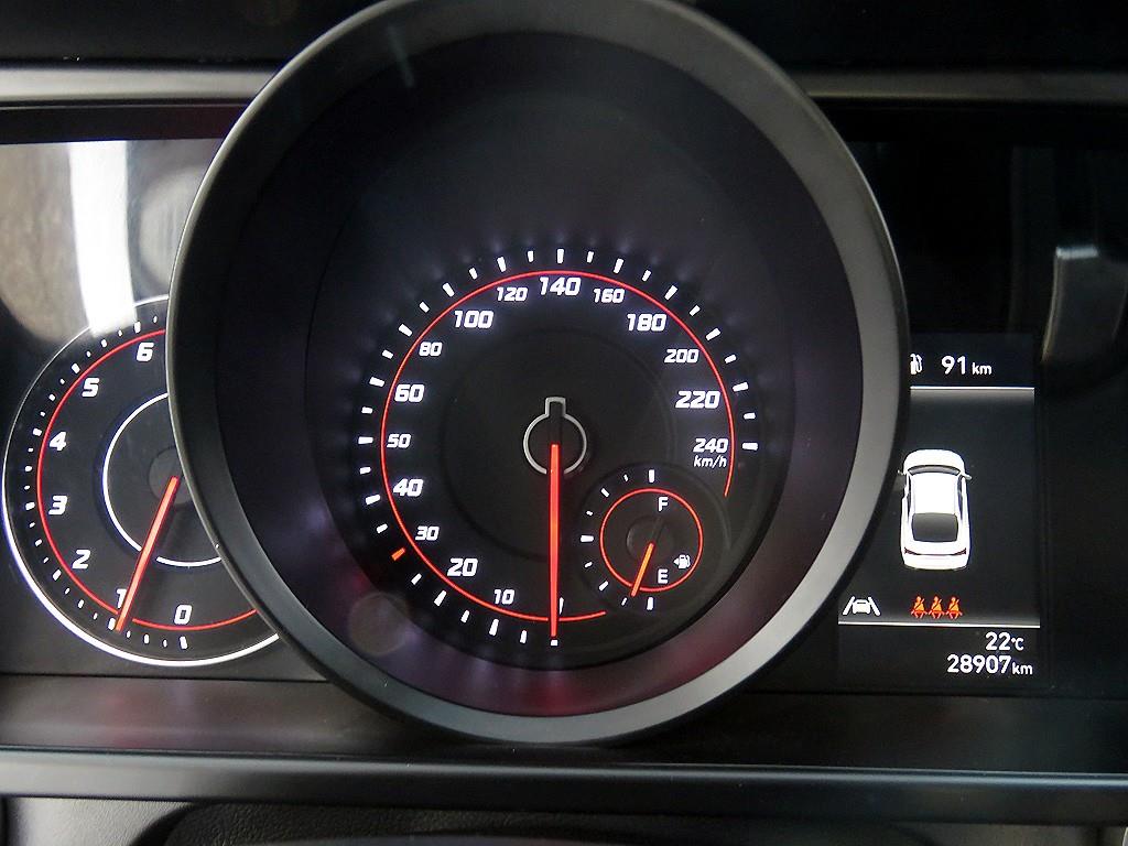 HYUNDAI Avante - Vista 12