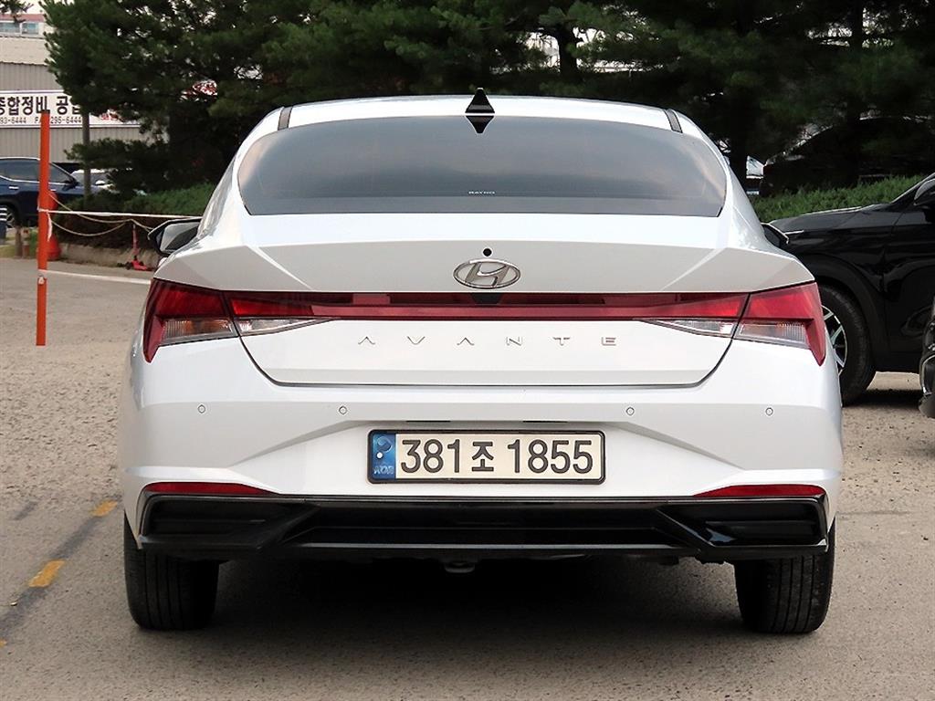 HYUNDAI Avante - Vista 6