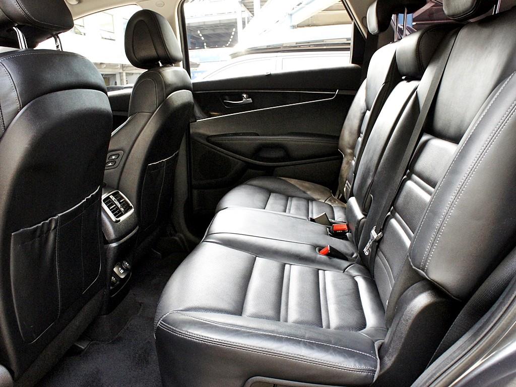 KIA Sorento - Vista 8
