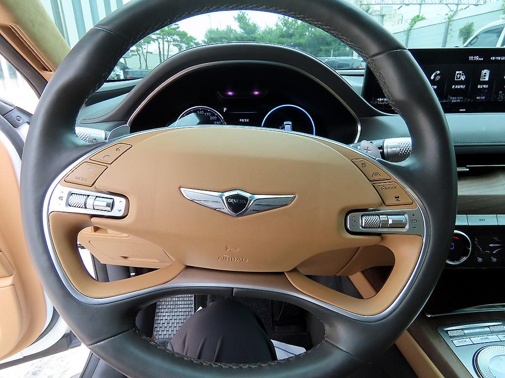 Genesis G80 - Vista 10