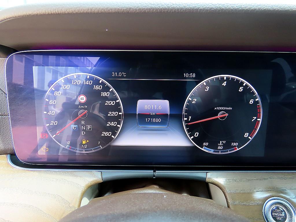 Mercedes Benz E class - Vista 11