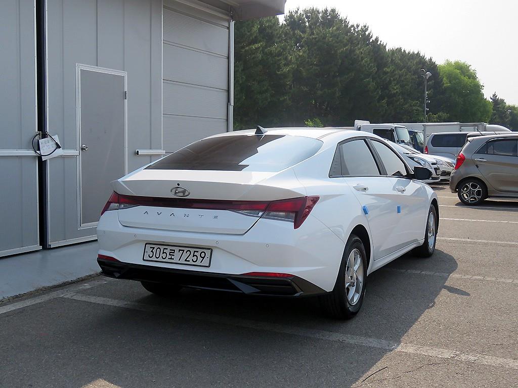 HYUNDAI Avante - Vista 6