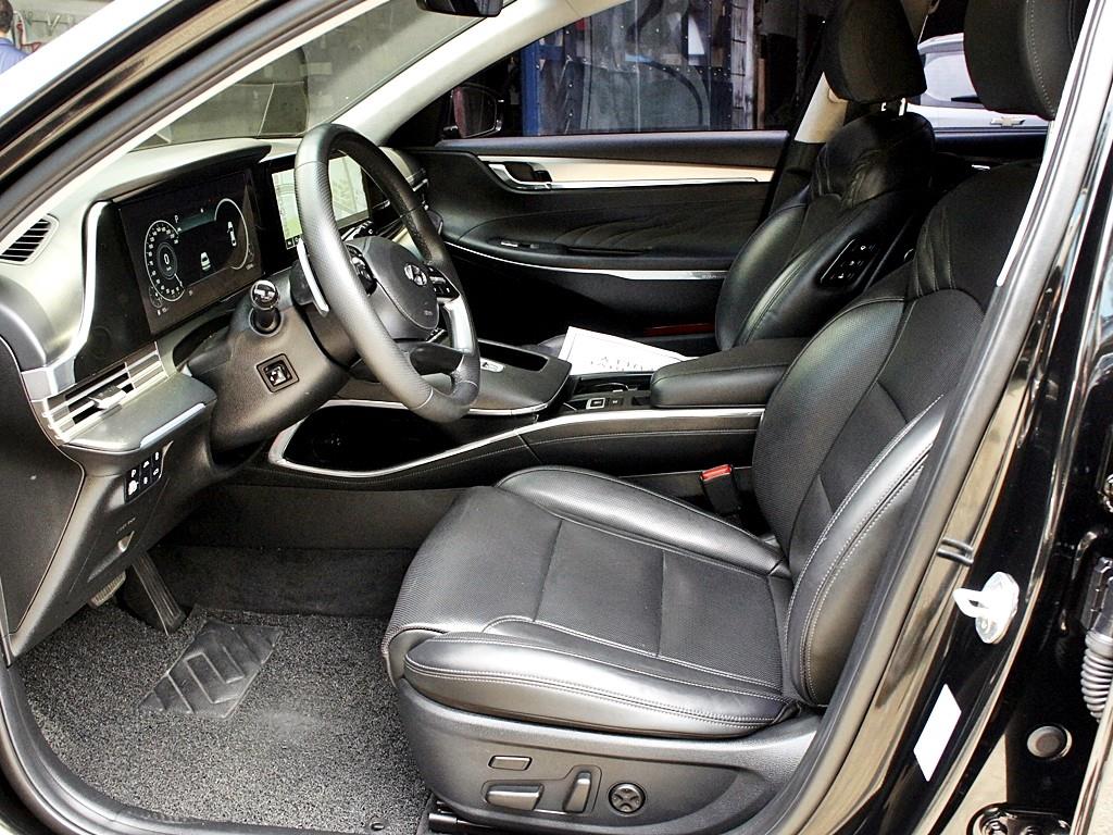 HYUNDAI Grandeur - Vista 7