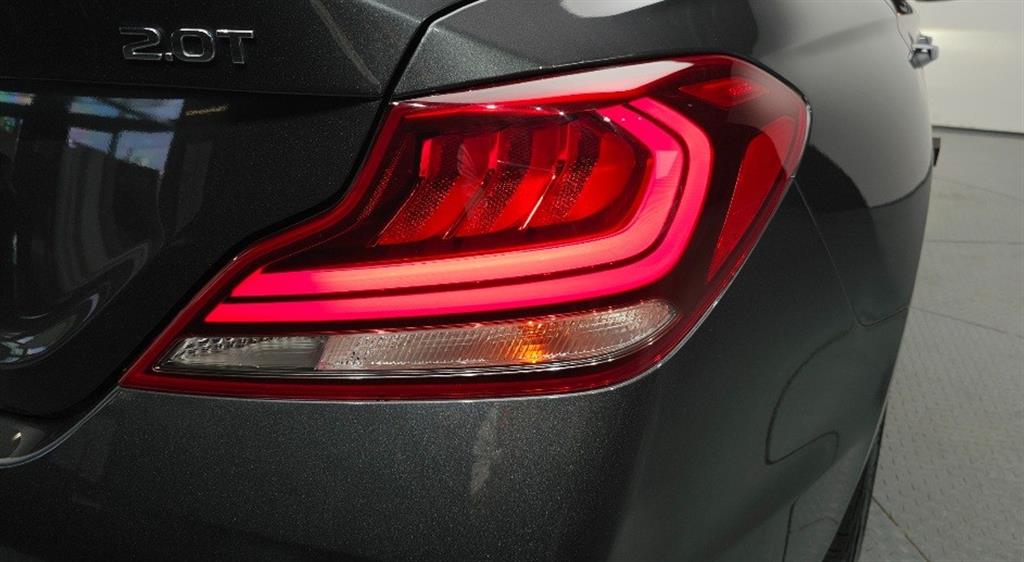 Genesis G70 - Vista 9