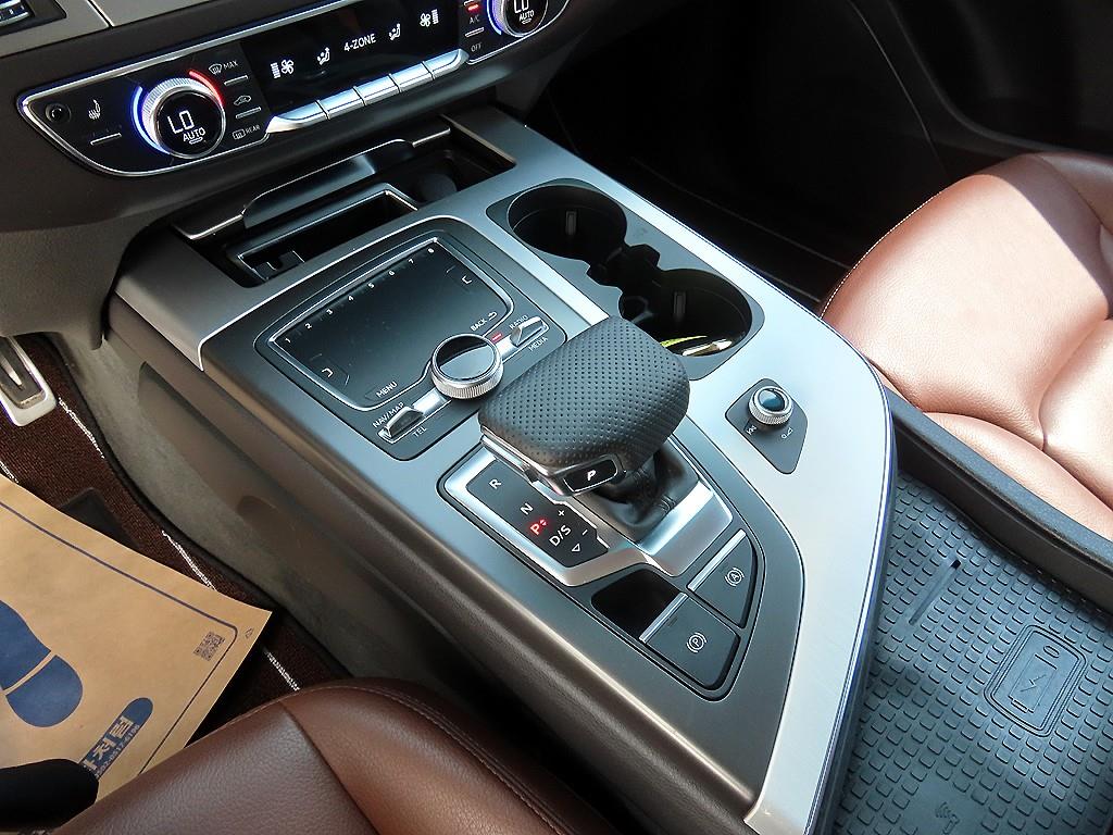 Audi Q7 - Vista 12