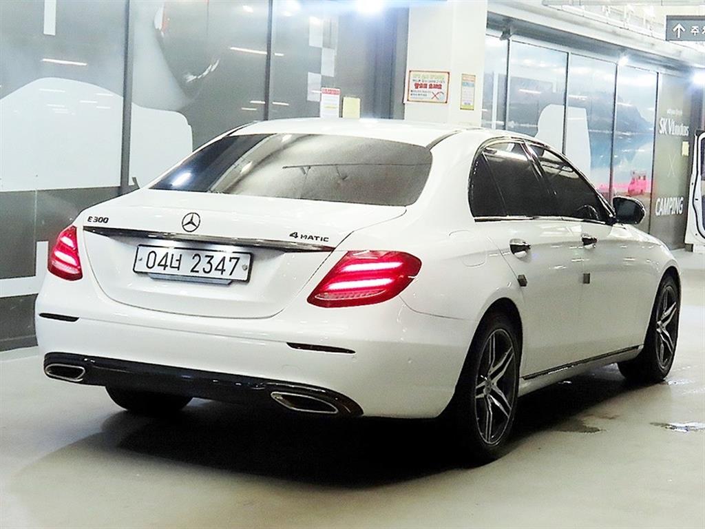Mercedes Benz E class - Vista 6