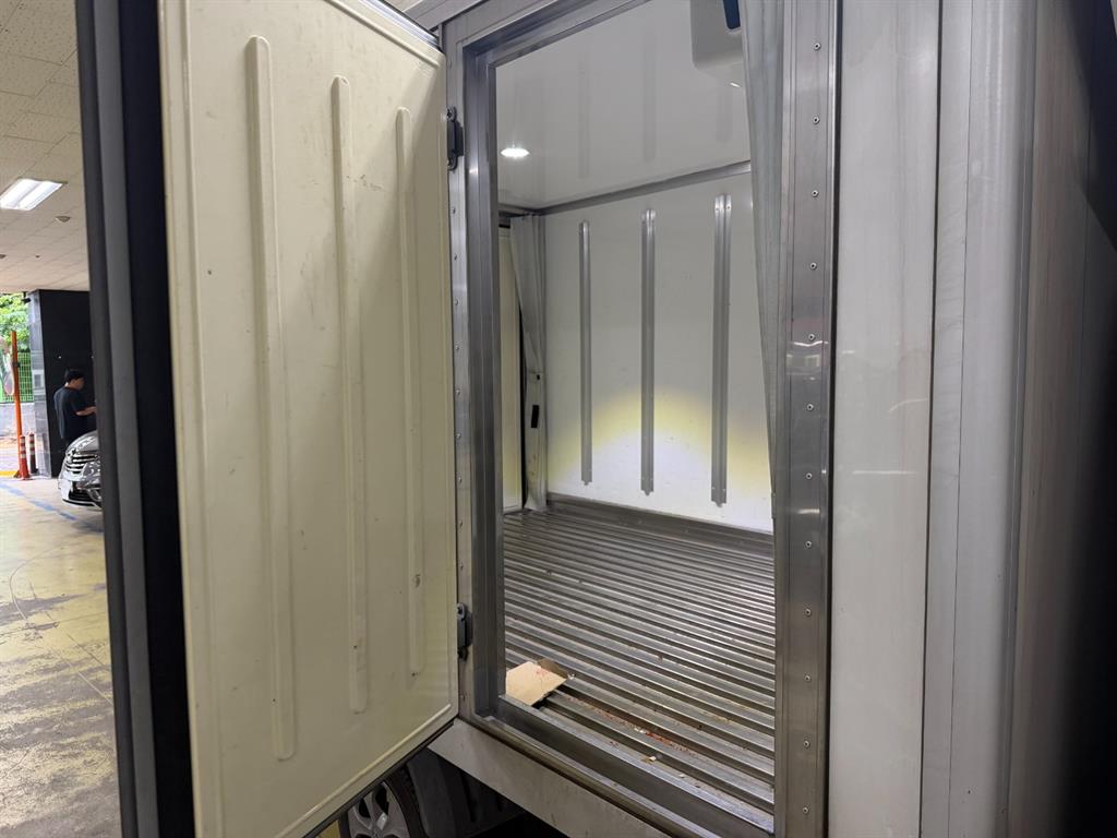 Small Truck Freezer Box(High Deck) 2021 Blanco - Importación desde Corea - HF Imports Iquique - Foto 18