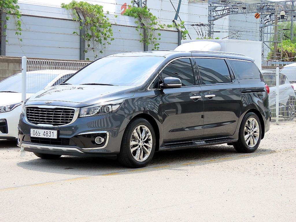 KIA Carnival - Vista 2