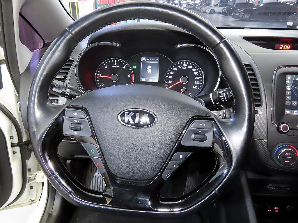 KIA K3 - Vista 10