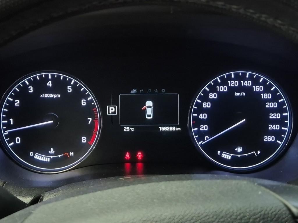 HYUNDAI Genesis - Vista 8