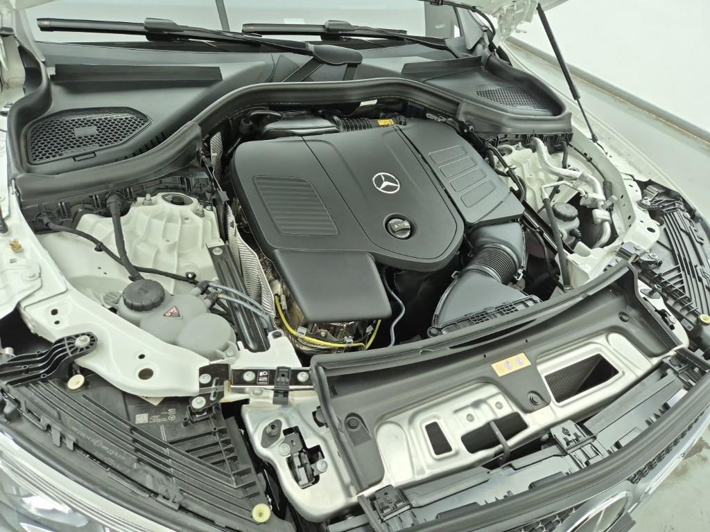 Mercedes Benz GLC Class - Vista 8