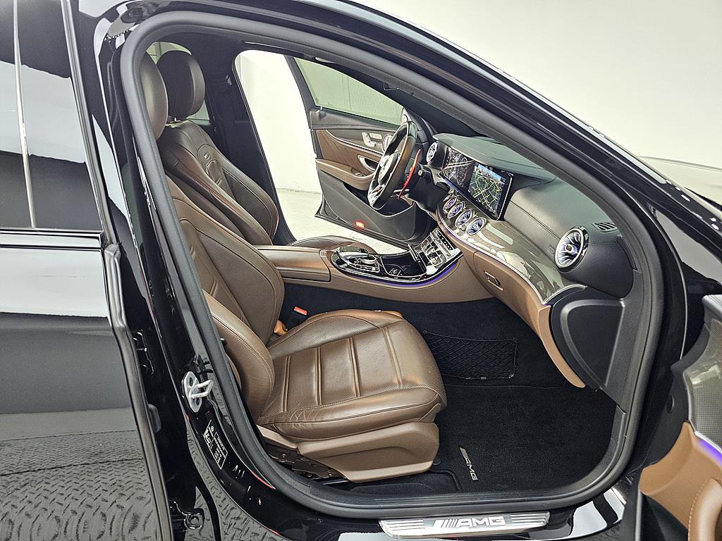 Mercedes Benz E class - Vista 12