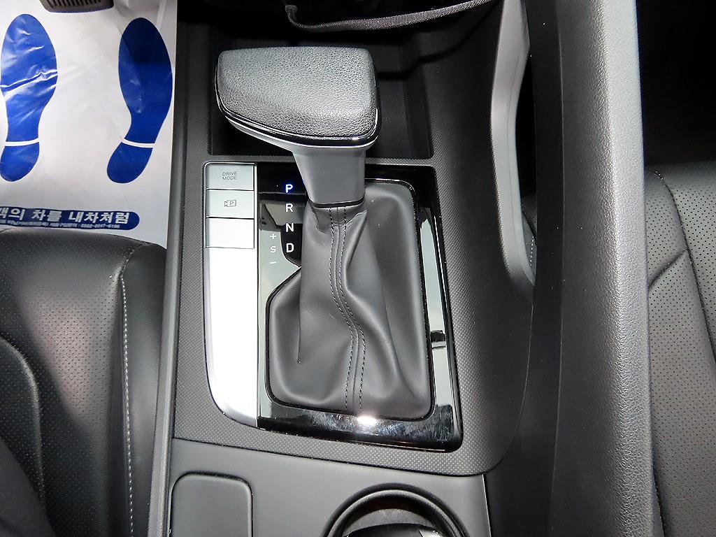 HYUNDAI Avante - Vista 12