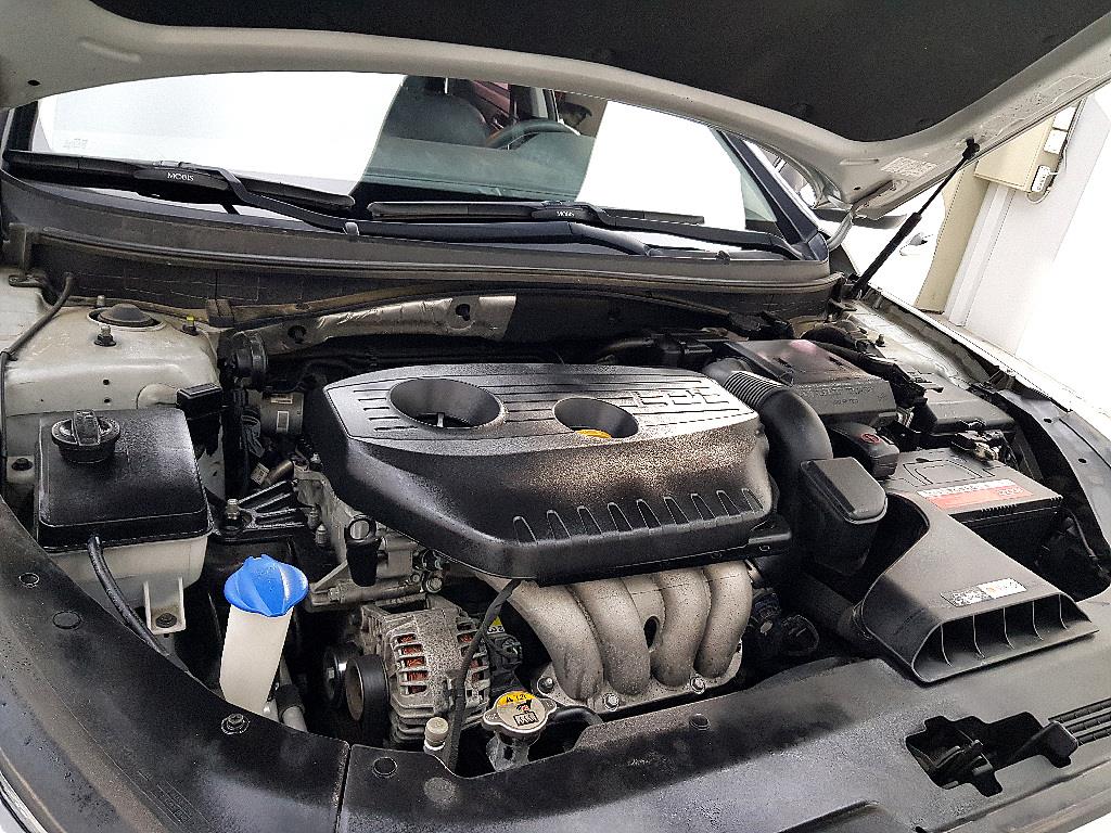 HYUNDAI Sonata - Vista 8