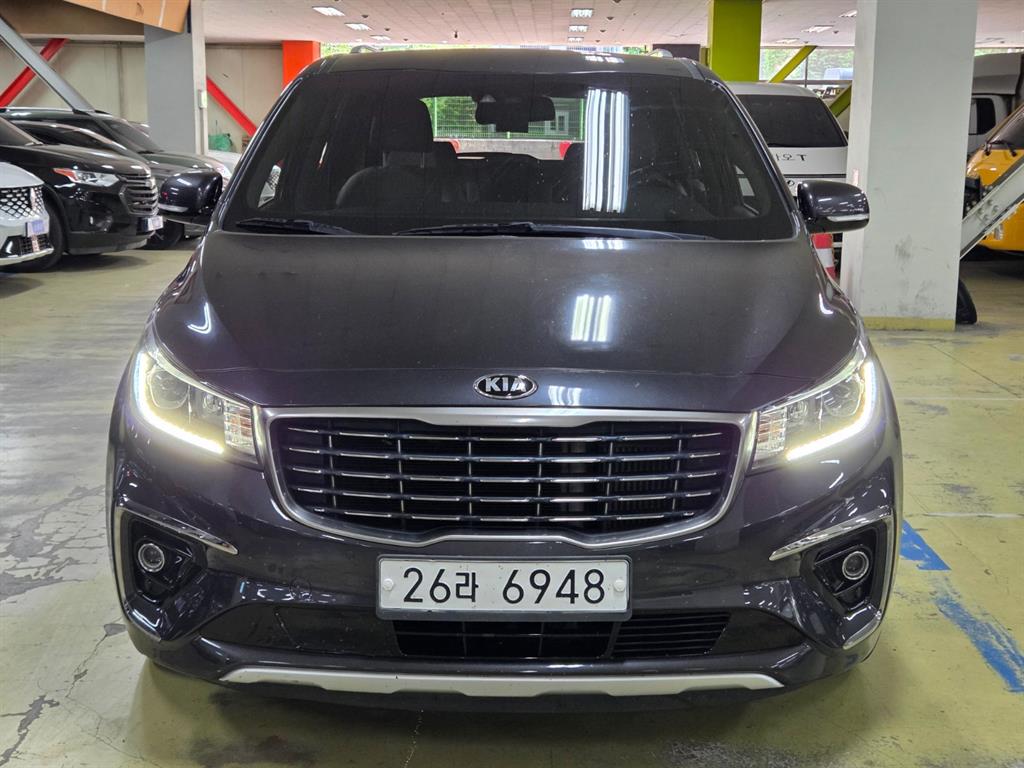 KIA Carnival - Vista 2