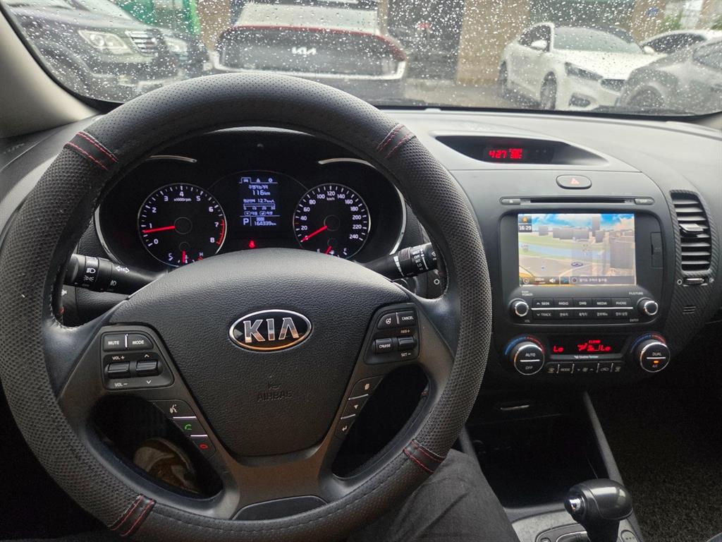 KIA K3 2013 Blanco - Importación desde Corea - HF Imports Iquique - Foto 17