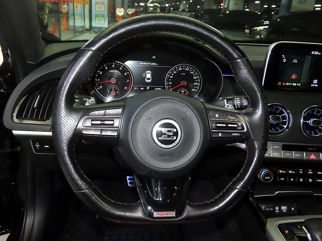 KIA Stinger - Vista 8