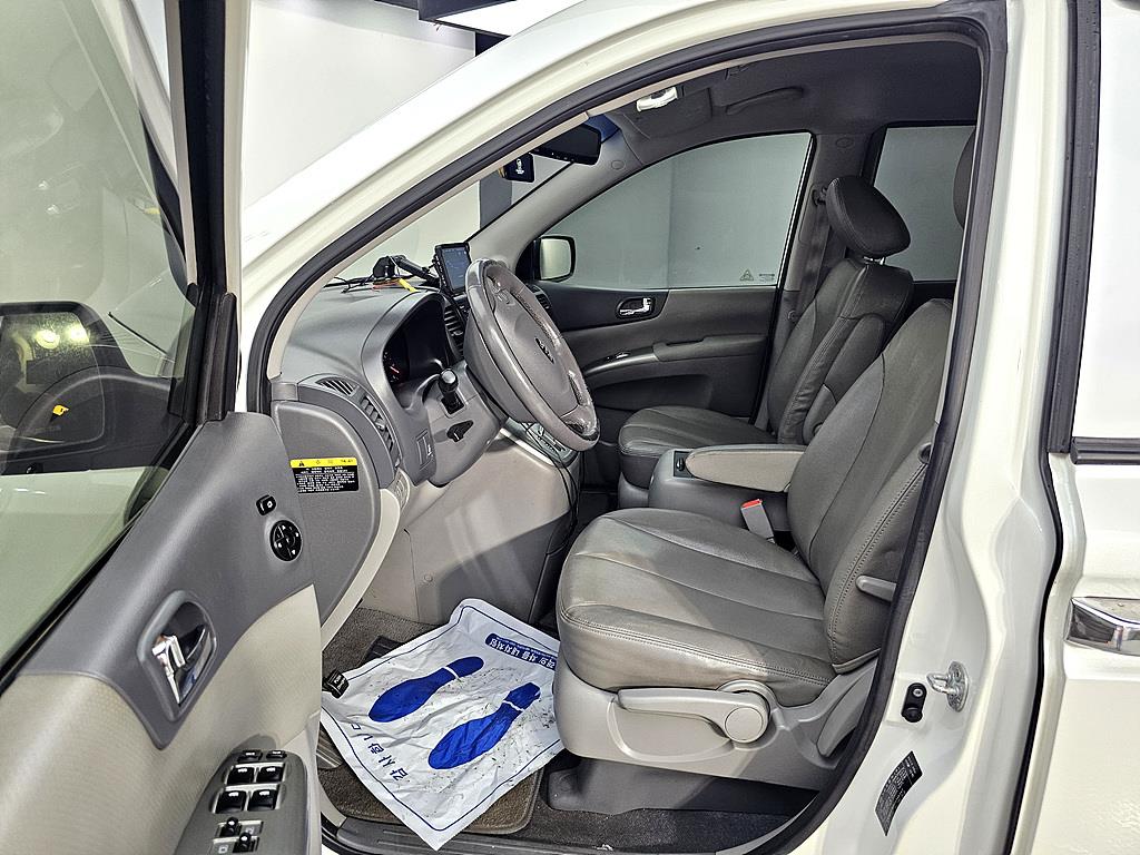 KIA Carnival - Vista 9