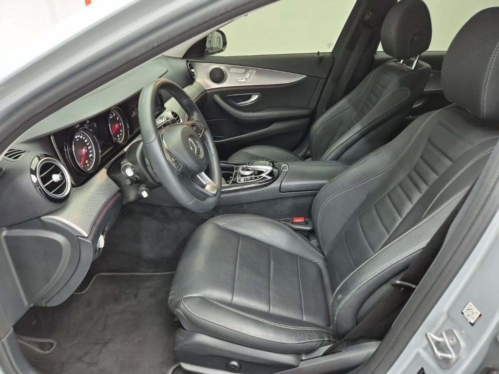 Mercedes Benz E class 2018 Plateado - Importación desde Corea - HF Imports Iquique - Foto 13