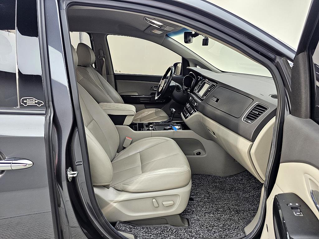 KIA Carnival 2015 Gris - Importación desde Corea - HF Imports Iquique - Foto 13