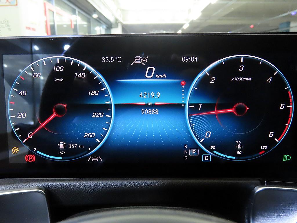 Mercedes Benz GLB Class - Vista 11