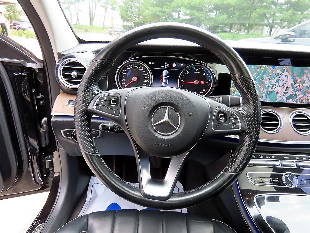 Mercedes Benz E class - Vista 10