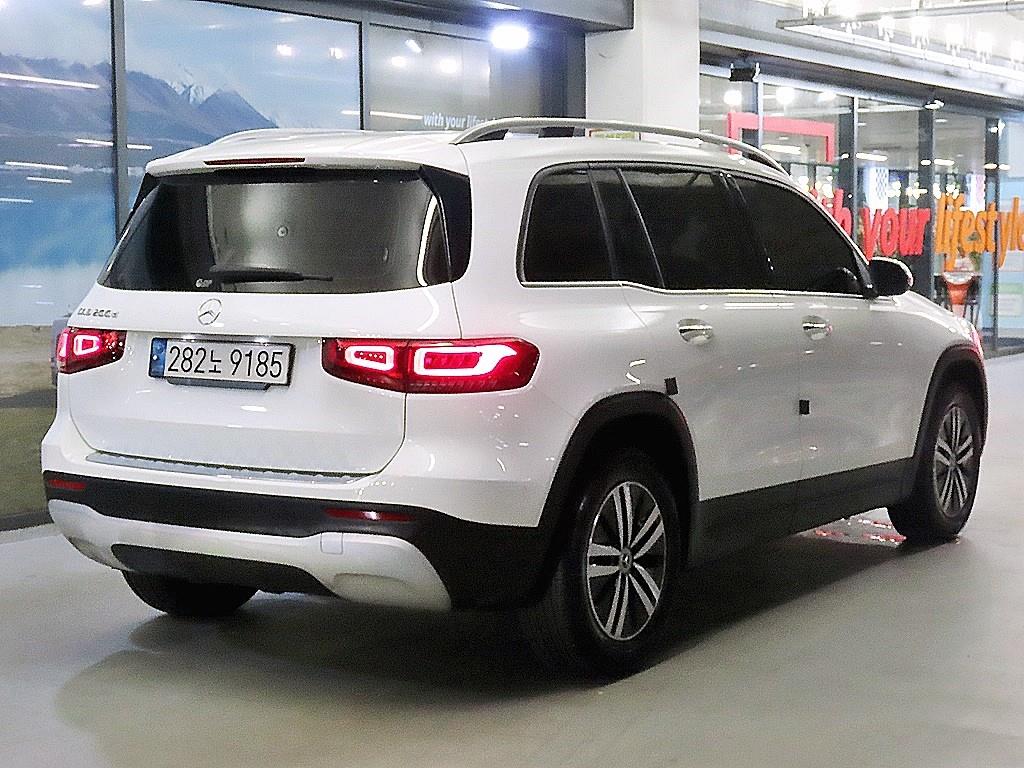 Mercedes Benz GLB Class - Vista 6