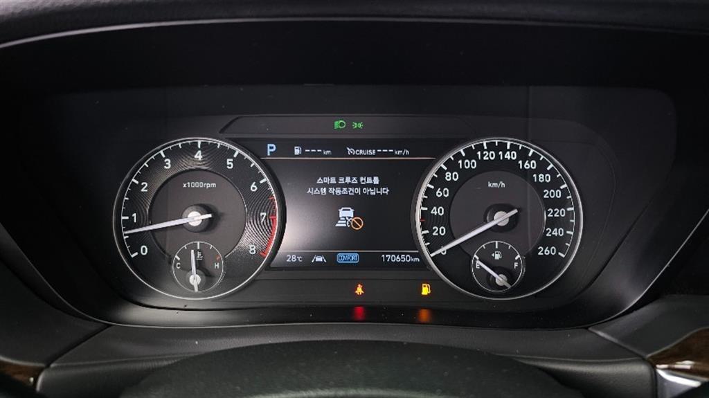 Genesis G90 - Vista 10