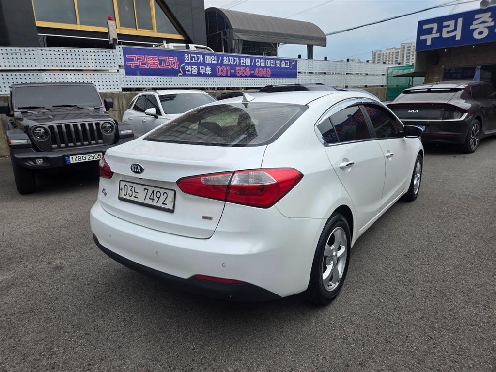 KIA K3 - Vista 5