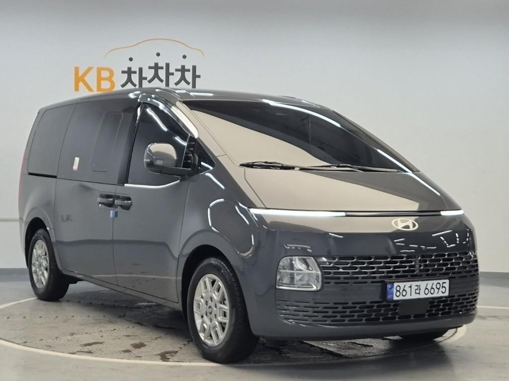 HYUNDAI Staria - Vista 2
