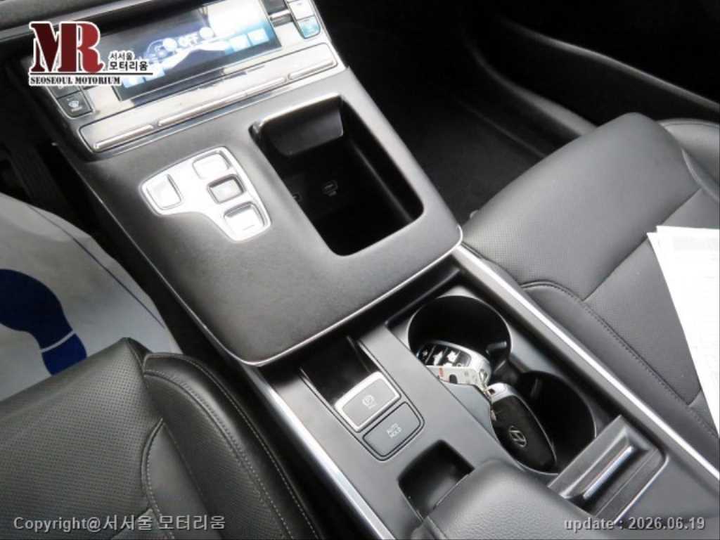 HYUNDAI Grandeur - Vista 12