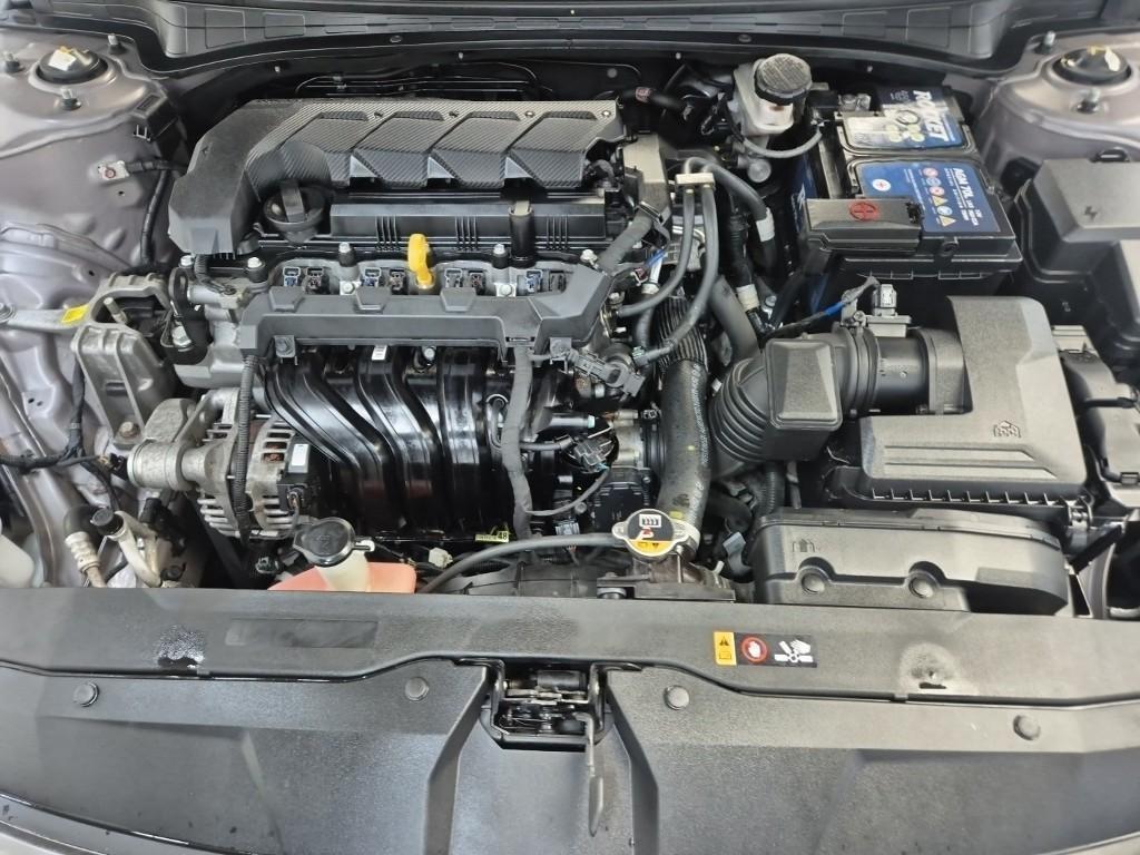 HYUNDAI Avante - Vista 7