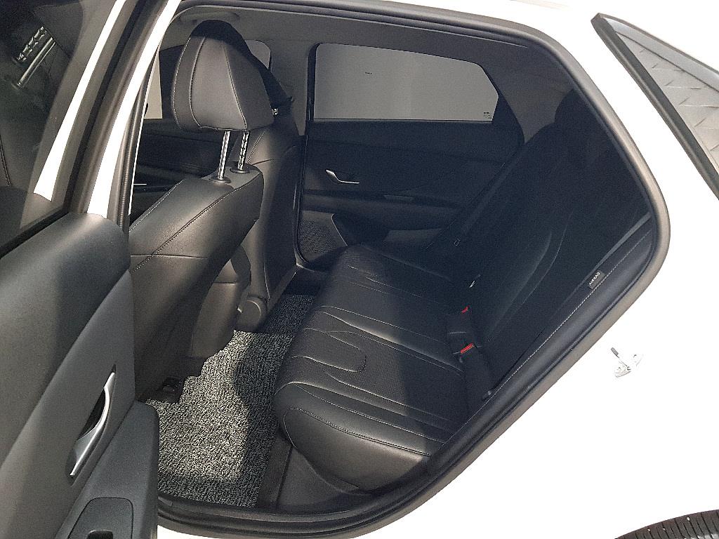 HYUNDAI Avante - Vista 11
