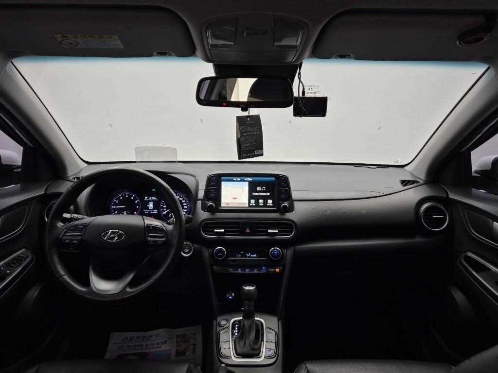 HYUNDAI Kona - Vista 9