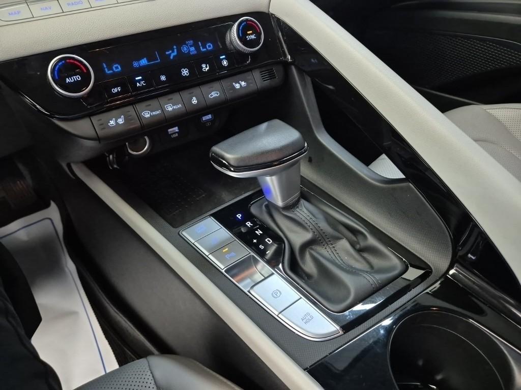 HYUNDAI Avante - Vista 10